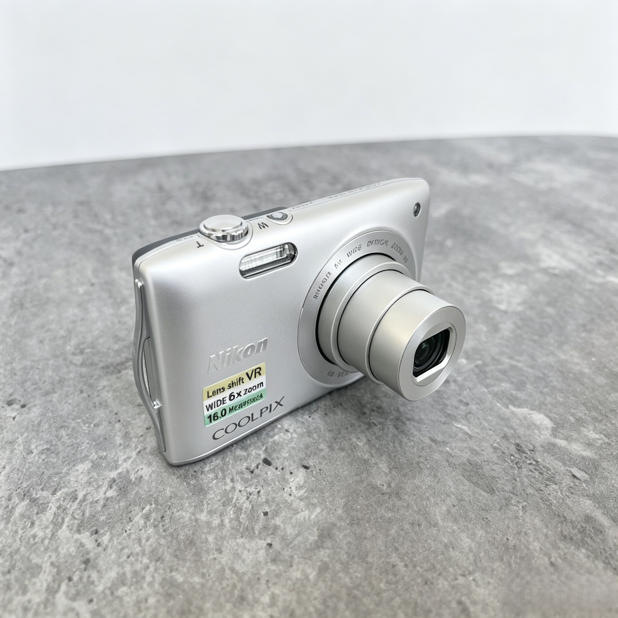Nikon Coolpix S3300: Silver 16MP Digital Camera