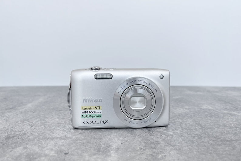 Nikon Coolpix S3300: Silver 16MP Digital Camera