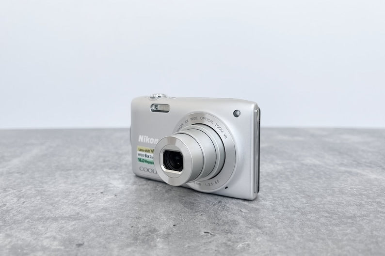 Nikon Coolpix S3300: Silver 16MP Digital Camera