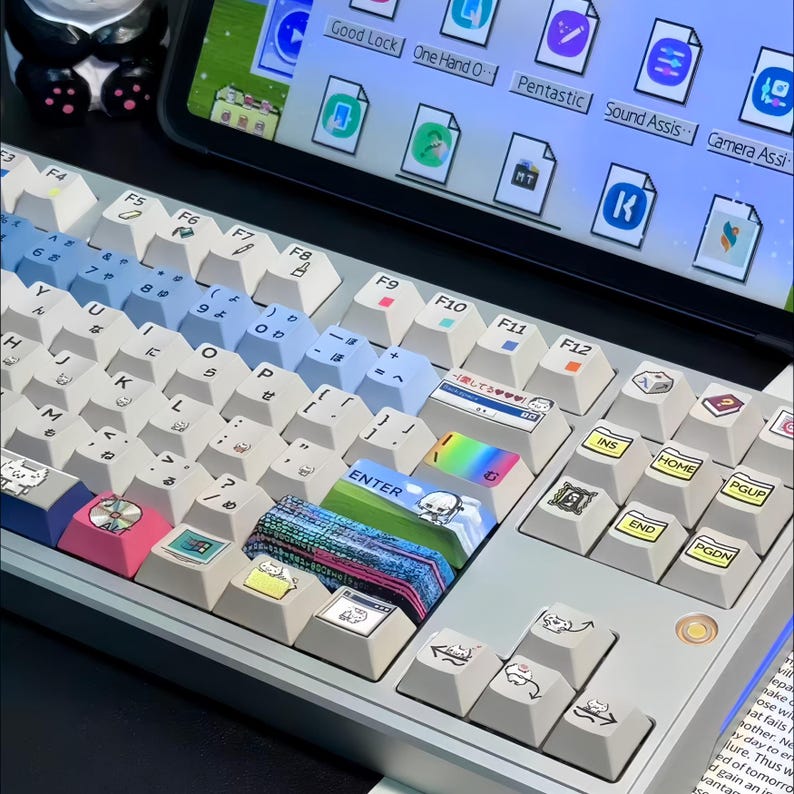 Crazy Win98 Retro Pixel Keycap Set – 126 Keys PBT Cherry Profile – Classic 90s Desktop Neko – Vintage Pixel Style Artisan Keycaps