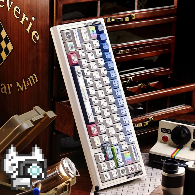 Crazy Win98 Retro Pixel Keycap Set – 126 Keys PBT Cherry Profile – Classic 90s Desktop Neko – Vintage Pixel Style Artisan Keycaps
